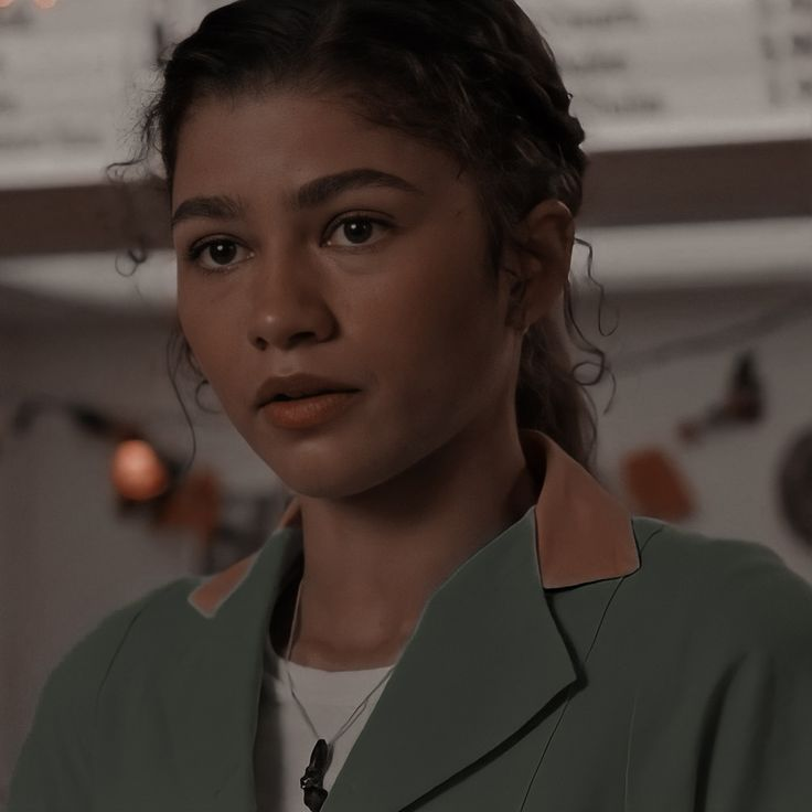 MeinGottNiles's tweet photo. I don't know, ask Hollywood why they keep casting her as one. https://t.co/s0IEcIiOod