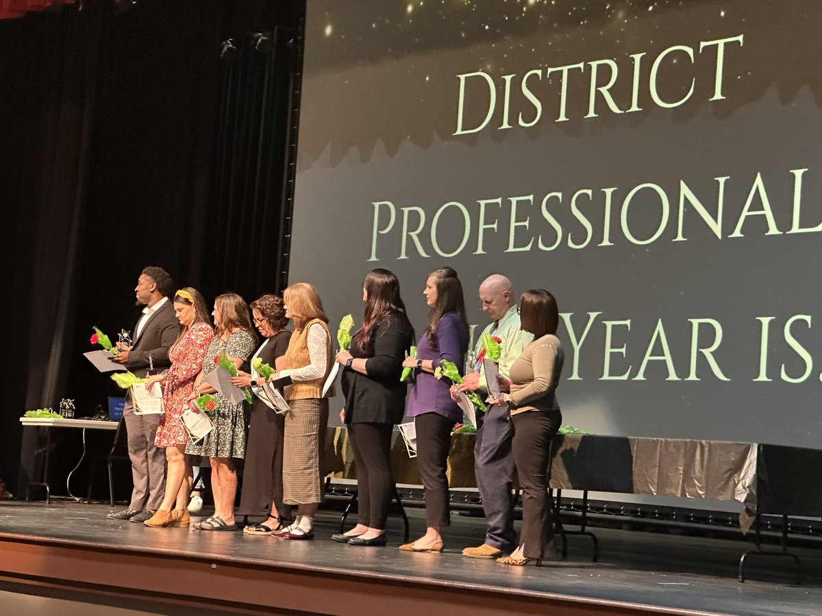 DrToddFraley's tweet photo. Very #proud of these @SEDALIASCHOOLS staff members for their #excellence in #education #TigerPride https://t.co/H2b4VvUk5k