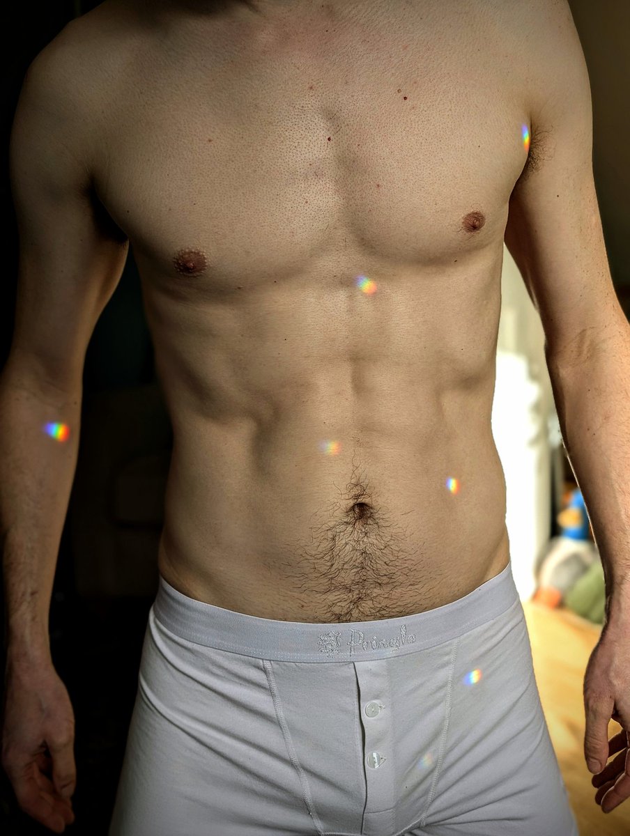 cadoverOF's tweet photo. Morning sunshine. https://t.co/9MITTyyQts #onlyfans  #malephotography https://t.co/LhvjbhSZuE