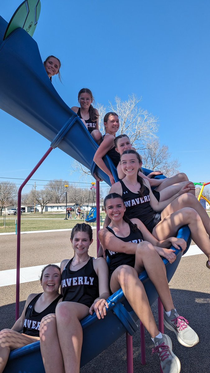 VikeTennis's tweet photo. Great day for our first invite at GICC! The team tied for 2nd, then lost that tiebreaker by less than 1/2 of a % point. Individually:
1S Tessa 3rd
2S Maylie 2nd🥈
1D Reagan/Sophie 2nd 🥈
2D Camryn/Sehren 3rd
3D Anna/London 2nd
Excited to see this team grow! #govikes https://t.co/iUOoj2bgb2