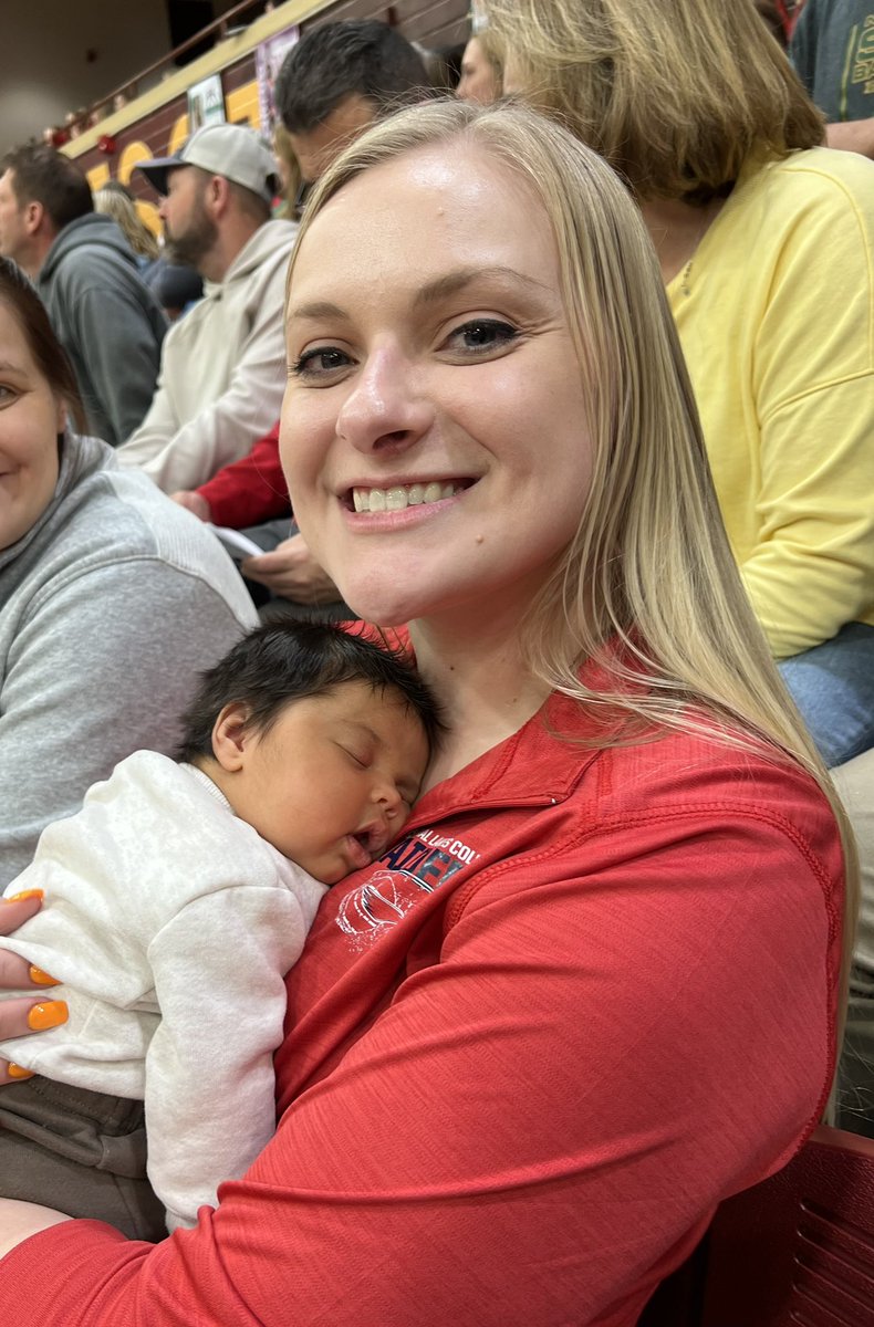 Coach Krystal tweet media