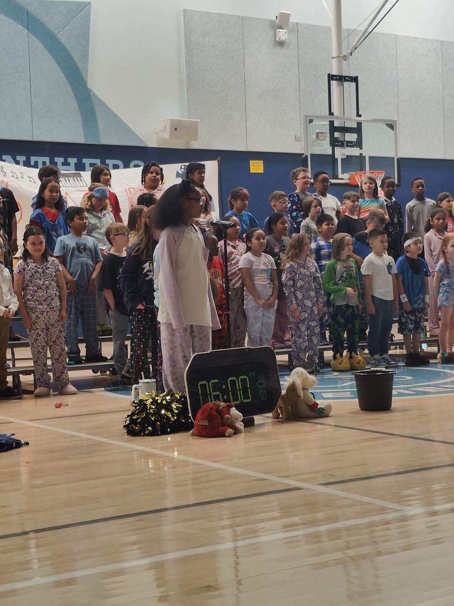 PawneeElem512's tweet photo. It's Saturday! at Pawnee! 3rd graders performing for a packed house! https://t.co/n4WDDNEHHJ