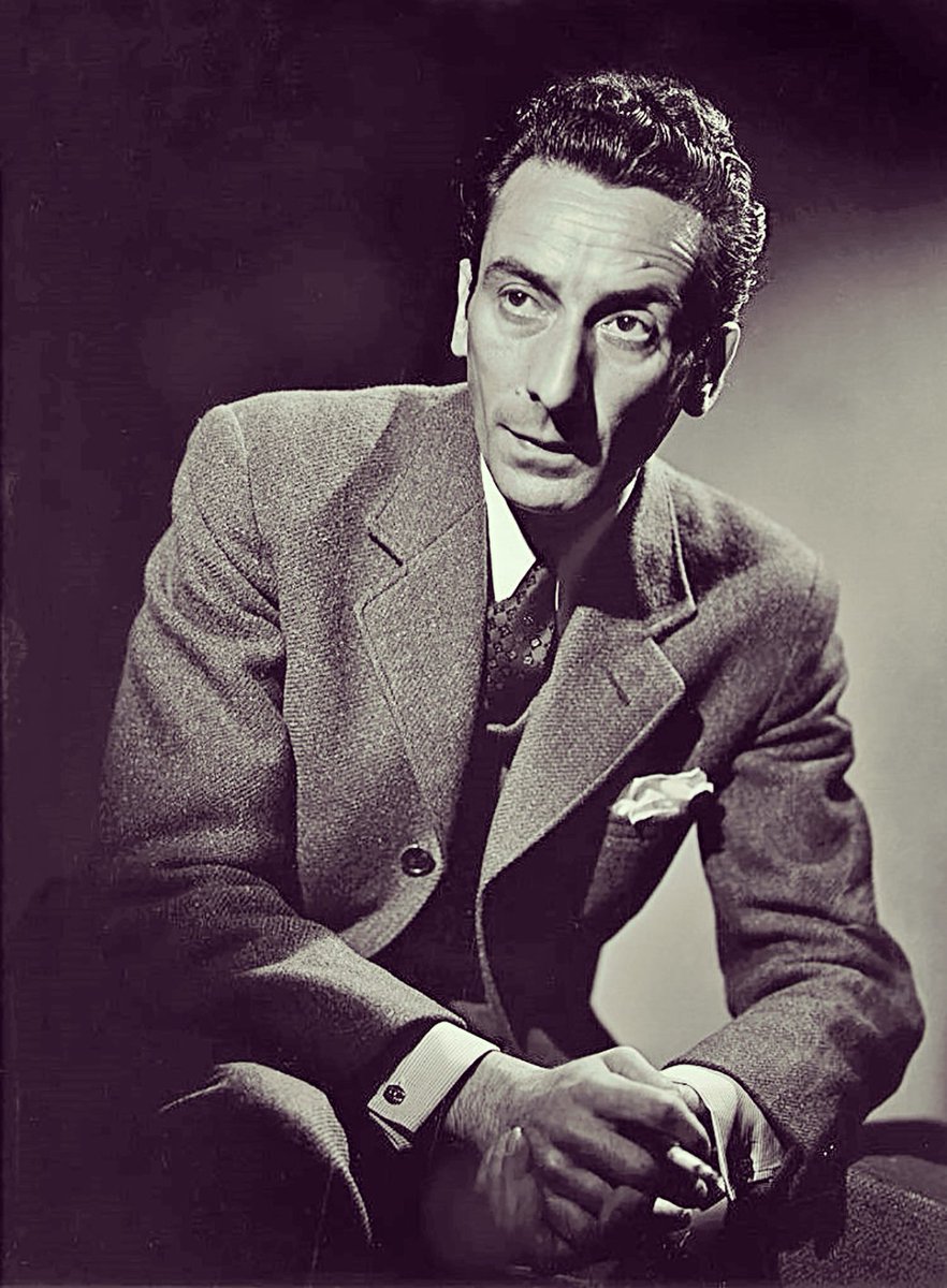 Argentinidad_AS's tweet photo. Recordamos a ENRIQUE SANTOS DISCÉPOLO, gran compositor y músico argentino, nacido un día como hoy pero de 1901. Creador de tangos emblemáticos como "Cambalache", "Yira, yira", "Uno" entre otros grandes éxitos🫶🇦🇷
#tango #Discepolin https://t.co/InuloIXvhh
