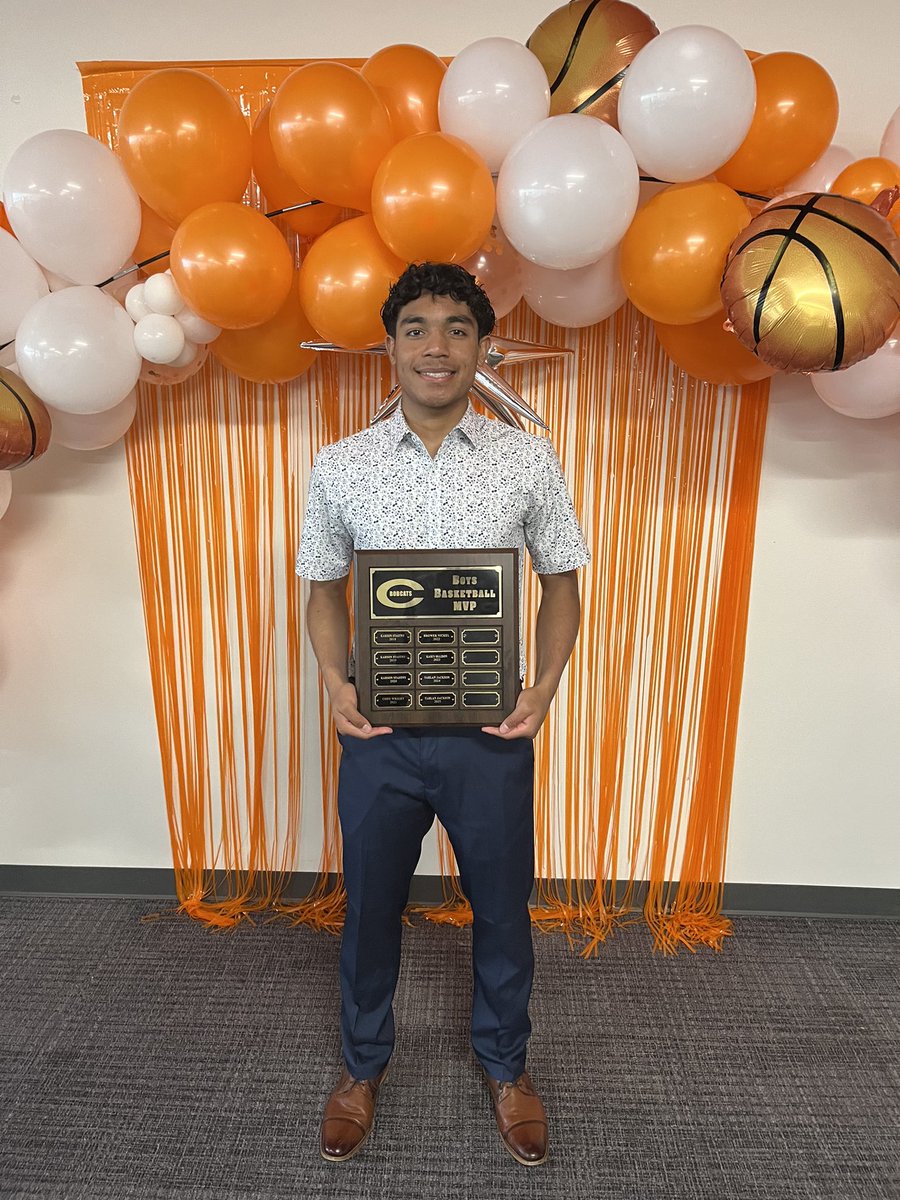 tahlan_jackson's tweet image. Honored to be named Team MVP for the second year in a row! I&apos;m grateful for the growth I&apos;ve experienced and the challenges that have made me a better player. 
Thank you to my teammates, coaches, and everyone who supports us! Let&apos;s keep building!