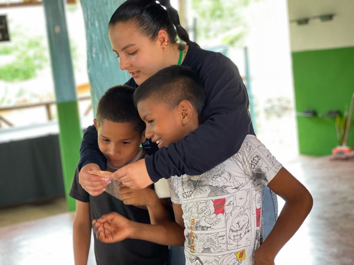 Corantioquia's tweet photo. 💧 En Cáceres, 25 piragüeritos de Quebradona aprendieron sobre el ciclo del agua 💦, la lluvia ⛈️ y su protección.
Con #Piragua llegamos a las comunidades más alejadas para cuidar lo que nos une 🤗🫂.
¡Estamos #ConectadosPorLaVida 🐦! https://t.co/5bQN4lse8Q