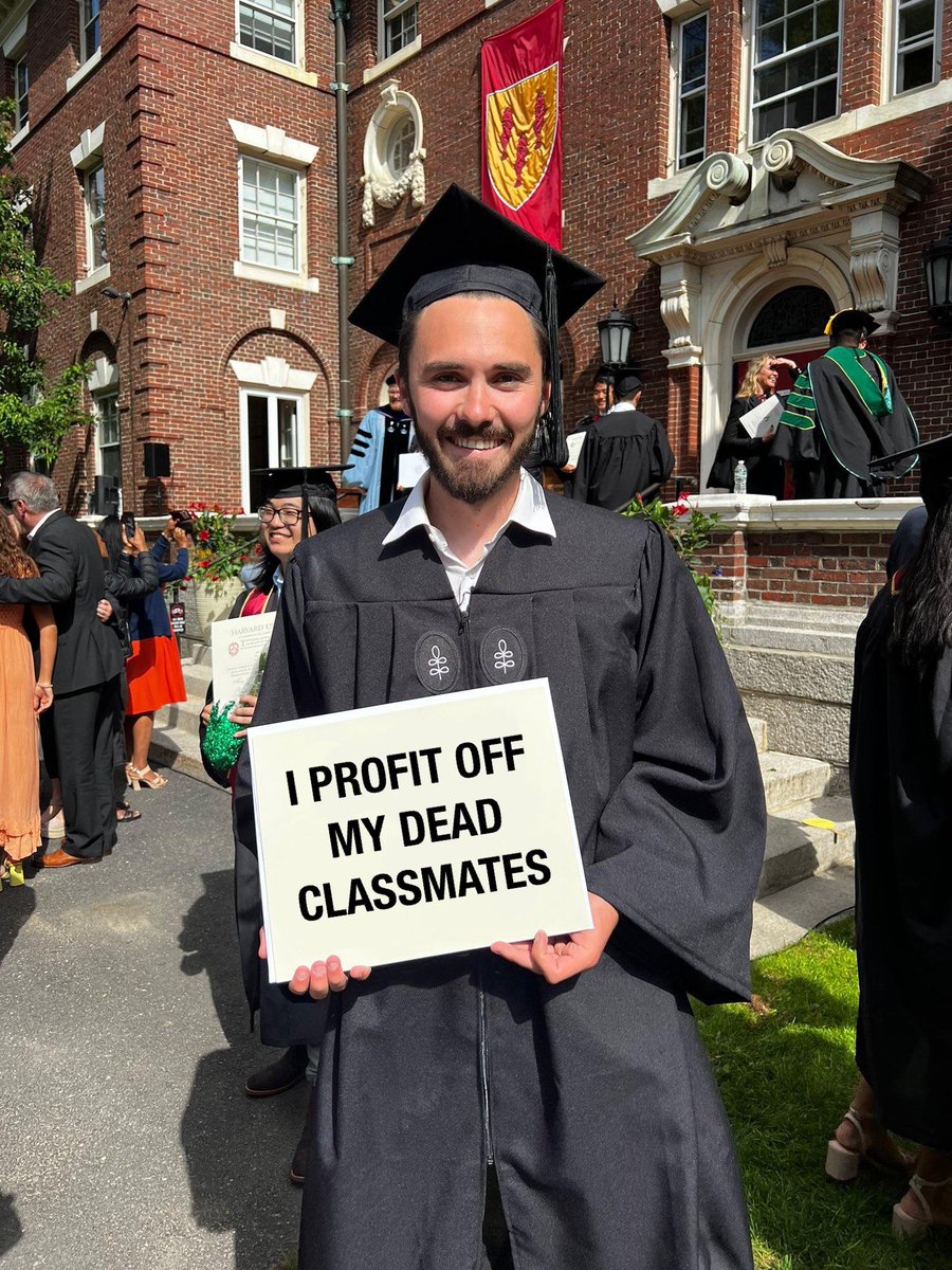 AdamantC's tweet photo. @davidhogg111 https://t.co/nQsHcqFlKr