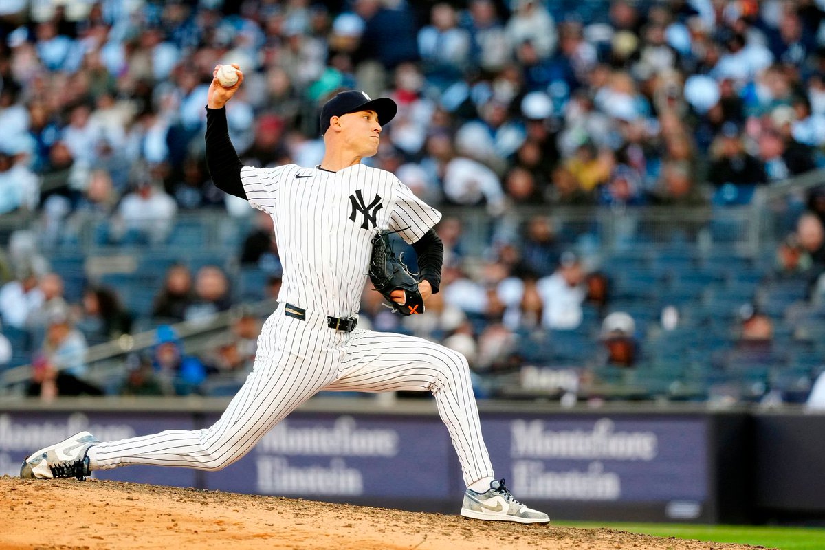 danopv_'s tweet photo. Los números del bullpen de hoy:

Tim Hill: 0.2 IP, HP
Mark Leiter Jr: 1.0 IP, 2 SO
Luke Weaver: 1.0 IP, 2 SO, BB
Devin Williams: 1.0 IP, 2H, CP, 2 SO, BB

Williams se complicó en la novena entrada pero supo sobreponerse ponchando a Christian Yelich con el empate en la segunda https://t.co/EhsMsgijvI
