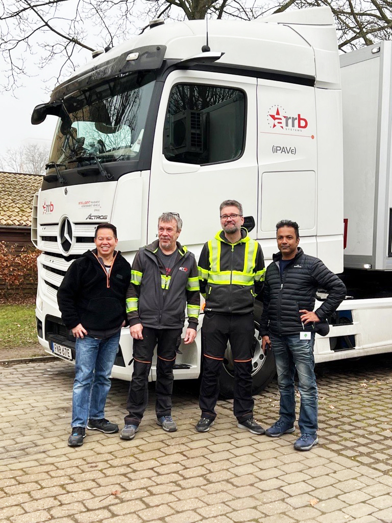 ArrbSystems's tweet image. Teamwork at its best! Our highly skilled technical teams from Australia and Sweden recently had the opportunity to work together sharing their expertise and collaborate on our latest iPAVe®
#Teamwork #iPAVe #PavementTechnology #ARRBSystems #RoadAssetTechnology #RoadMaintenance