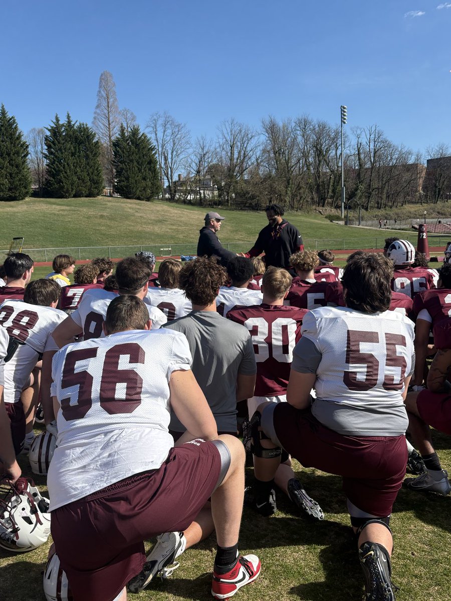 What a great day! So thankful to have D Tapp stop by and speak to our team. Great message. Awesome player, coach and person #blessed #wintheouts