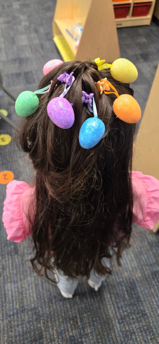 MrsRodgers250's tweet photo. My little Bronco parents understood the assignment on Crazy Hair Day!!! Loved it!! ❤️
@BrosnahanES @CyFairISD #socreative #CrazyHair2025 https://t.co/BiLF5NaBJq
