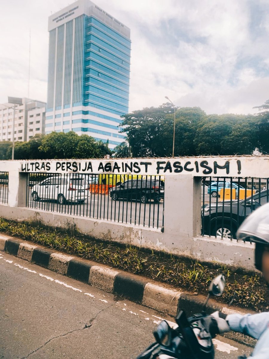 Against fascism!✊🏼
We all fight against the fascist regime!👊🏼
#021Bergerak #TolakRUUTNI