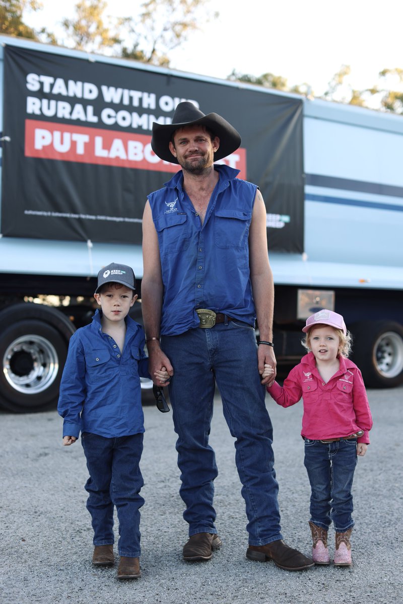 The <a href="/keepthesheepWA/">KeepTheSheep</a> truck convoy commencing this morning — this from Mundijong, one of four locations converging into the city to make rural voices heard. It comes as the PM announced the election for May 3. <a href="/SBSNews/">SBS News</a>