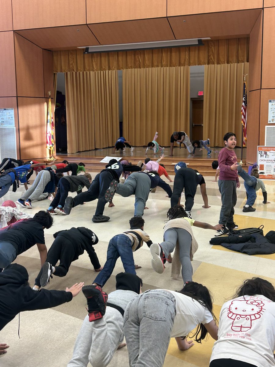 Guilford Park Football (@gphs_football) on Twitter photo Had an awesome time at Ducketts Lane Elementary School <a href="/hcpss_dles/">Ducketts Lane ES</a> supporting their Family Fun and Fitness night! Our guys had a great time being able to give back to the community, encouraging movement and being role models to one of our feeder schools! Had an awesome time at Ducketts Lane Elementary School <a href="/hcpss_dles/">Ducketts Lane ES</a> supporting their Family Fun and Fitness night! Our guys had a great time being able to give back to the community, encouraging movement and being role models to one of our feeder schools!