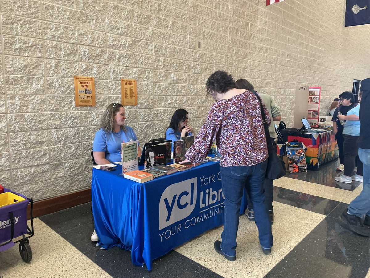 CHMS_Library's tweet photo. Huge thanks to our CHMS community, teachers, sponsors, vendors &amp; talent for making the “Heritage in Me” Festival a success! Your support means everything! #CHMSPride #HeritageInMe #rocksolid #rockhillschools https://t.co/nkGzKDWImz