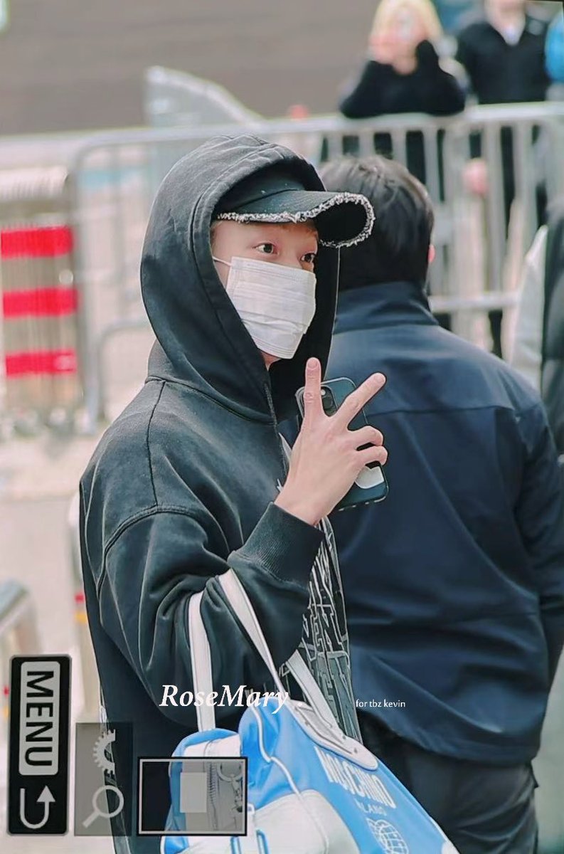 RoseMary. tweet media