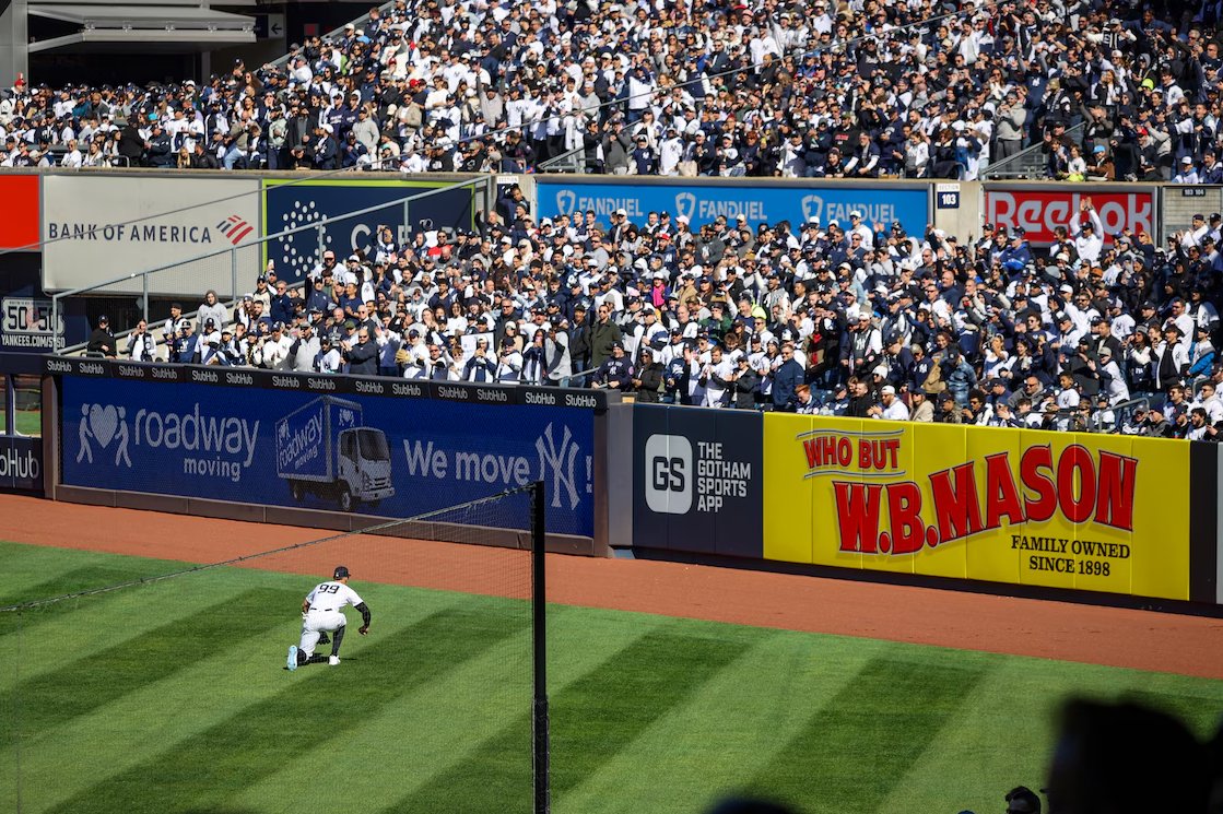 Looks like Aaron Judge honored Brett Gardner today with his signature flex to the Bleacher Creatures during roll call in RF.

Judge has done the Gardner flex previously, but only whenever he was playing CF.

<a href="/AndyMills_NJ/">Andrew Mills</a> captured this photo of the special moment on Opening Day: