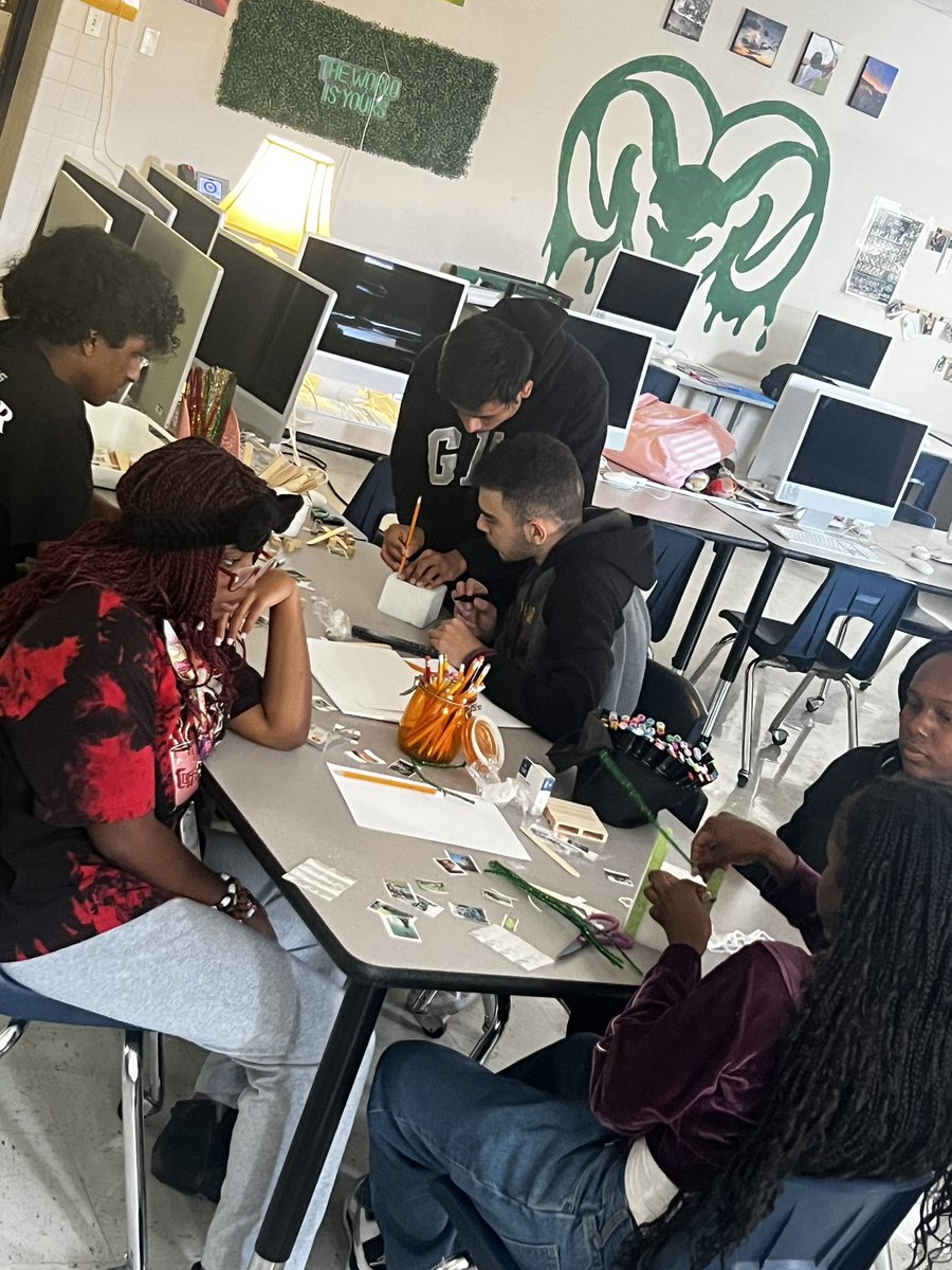 Teacher_Outlaw's tweet photo. Photo 2 visual art students work together to create small mock-ups of there photo sculptures. #ramsvisualarts @Artk12RISD @bhsstem https://t.co/YyJlirsx8v