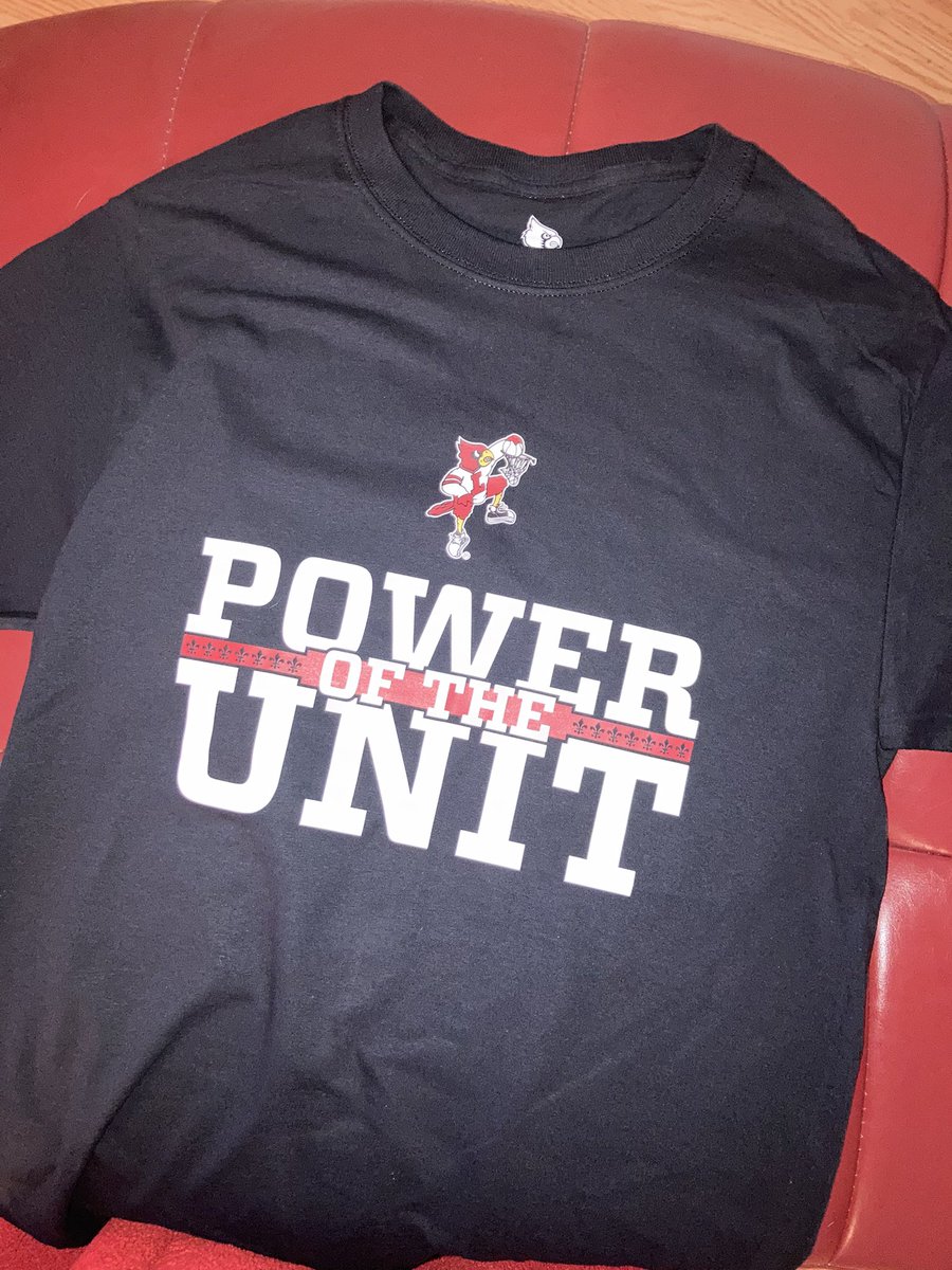 Cardsgirl8's tweet photo. ❤️ my new shirt! Thank you @502_Circle #gocards #poweroftheunit #reviVille 😜 https://t.co/IgGcV0BZEP