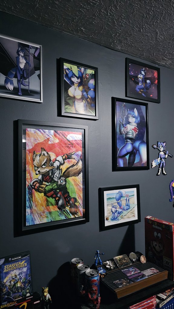 Just got a great piece to add to my game room!  A copy of my favorite Starfox game signed by the blue vixen herself.  Thanks to <a href="/RealKrystalFox/">Estelle Ellis/SFA KrystalFox-Mindful Voice Actor</a> for being amazing!  Goes well with my small Krystal shrine.  
#krystal #videogames #retro #starfox