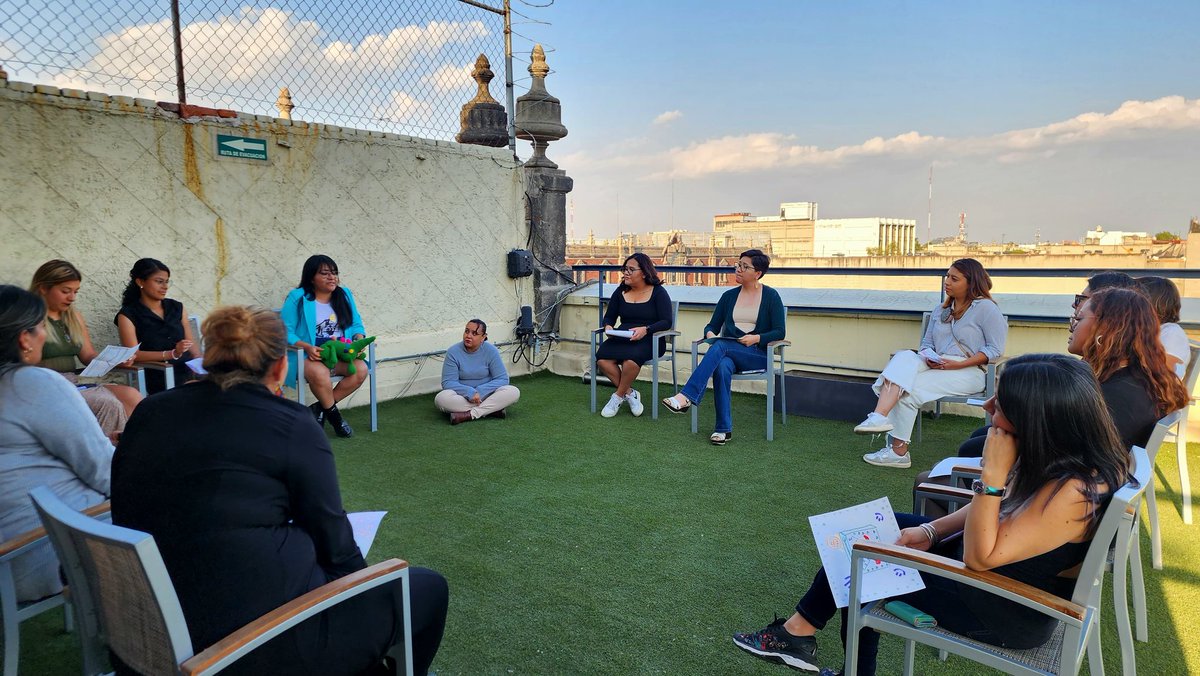 PDHCDMX's tweet photo. #Entérate En coordinación con la @ach_CDMX realizamos el taller "Sanando mi relación con el dinero" en donde las mujeres compartimos nuestra experiencia, emociones y sensaciones con el dinero y sus representaciones. #SomosPoder
