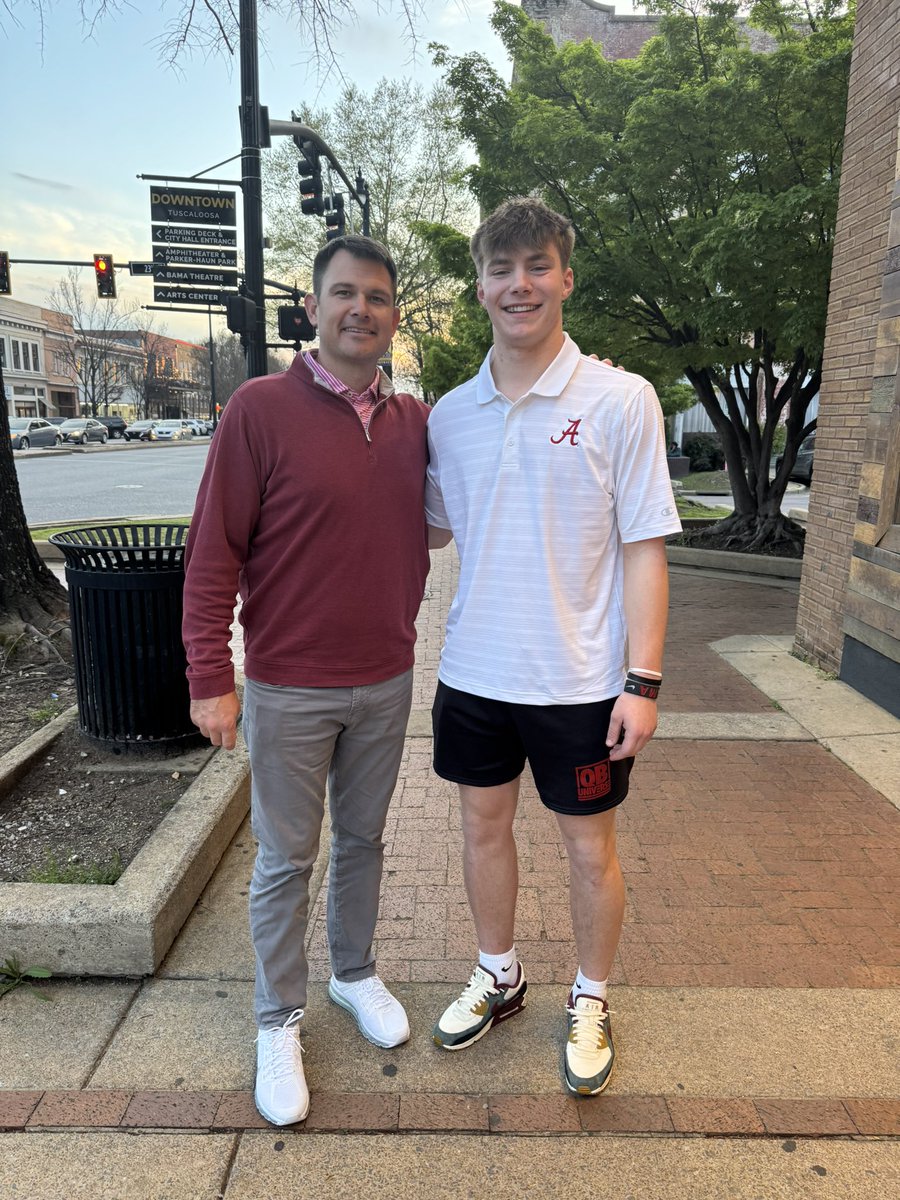 Roman Voss tweet media