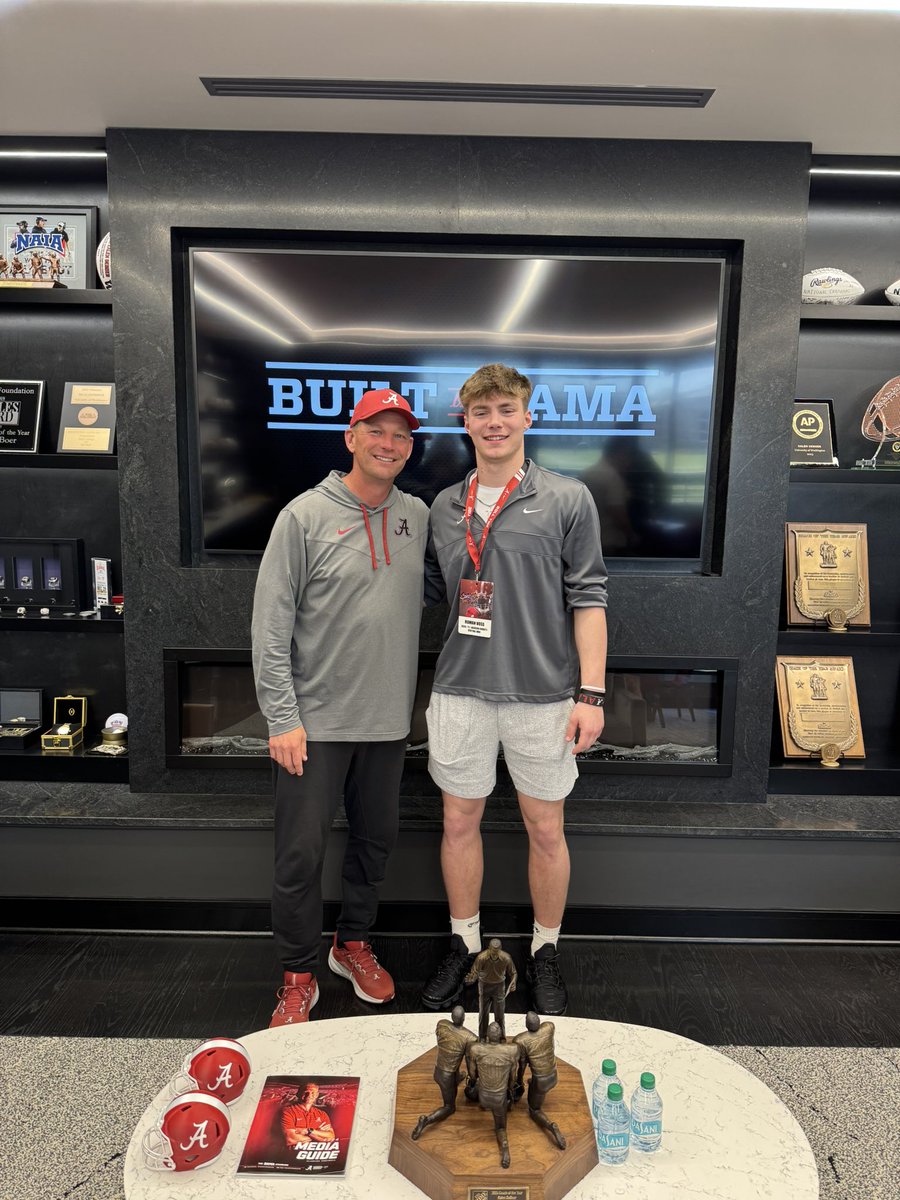 Roman Voss tweet media