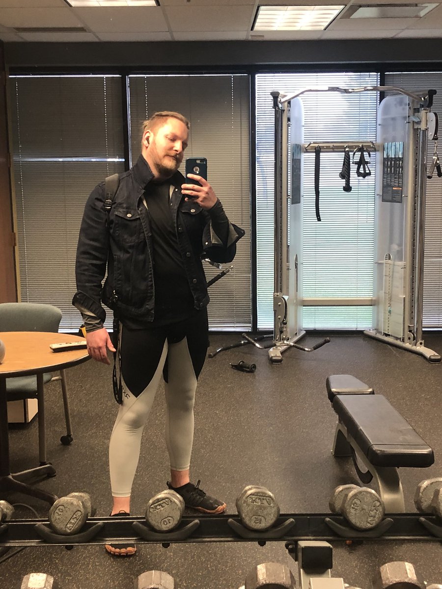 RussianAntique's tweet photo. Can’t take the tights off #menintights . Feeling very @lycrante coded 🔥 https://t.co/eKN3Dll54L