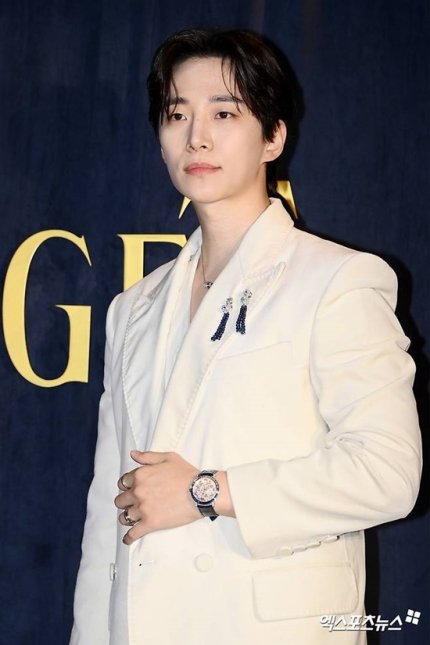 daisy_talks's tweet photo. 'Contract with JYP expires' FA big fish Lee Jun-ho draws attention from the industry
Lee Junho is being called "the biggest free agent in 2025"🔥

Feeling so proud reading all these agencies singing praises for Junho's successful &amp; positive image ❤️

#이준호 #LeeJunho #イ·ジュノ https://t.co/PnHanm95ny