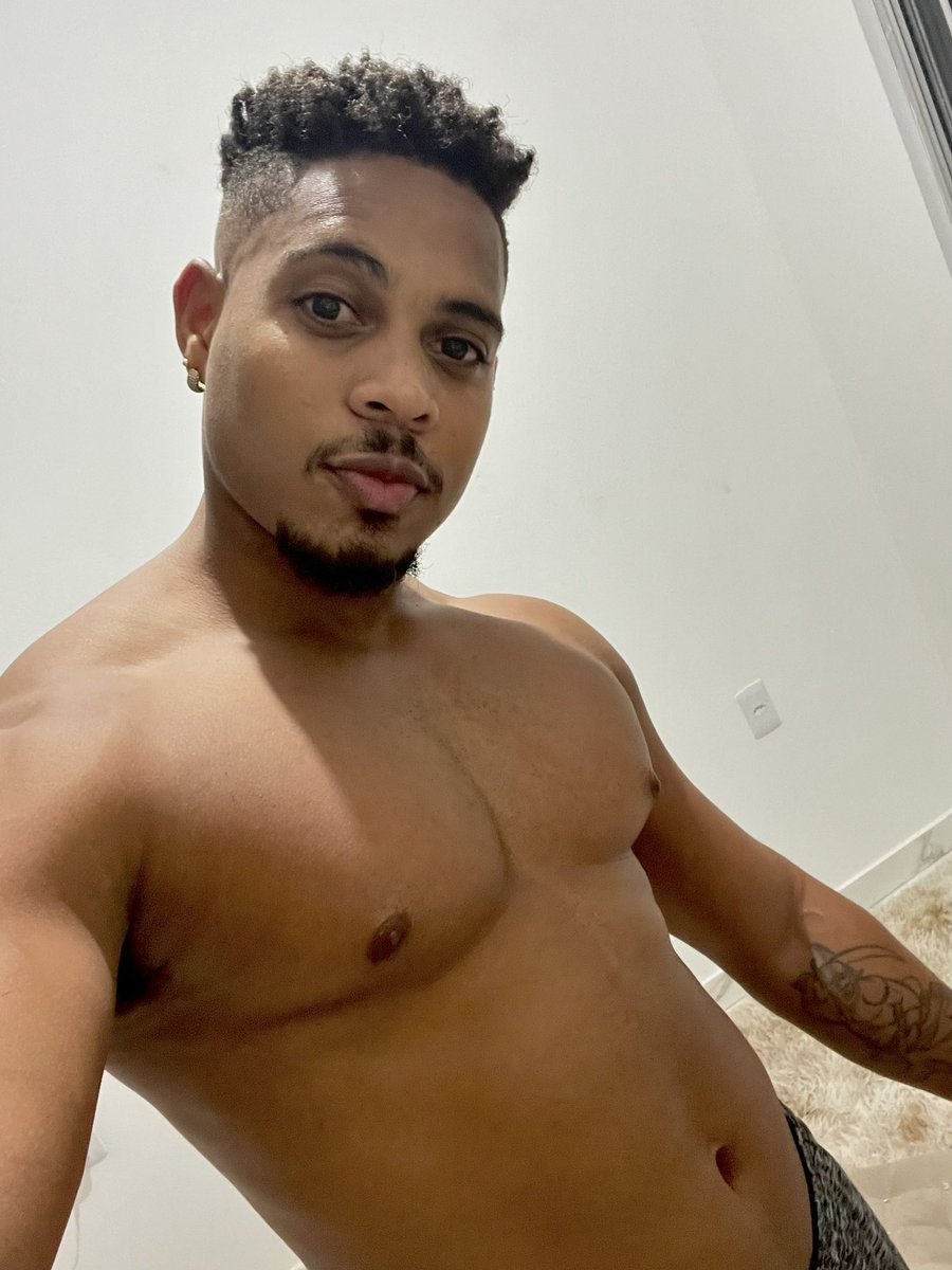 netoayee's tweet image. Quase não sobrevivo ao treino de hoje , o mundo girou kkkkk