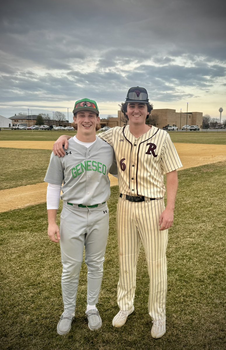 Always fun when teammates become opponents for a night! <a href="/WowFactor_IL/">Wow Factor Illinois</a> 2027 Scout boys <a href="/KeatonAriano/">Keaton Ariano</a> and <a href="/cullenschwigen/">@CullenSchwigen</a> going head-to-head tonight in non-conference play. Love to see it! <a href="/WFNorthNational/">Wow Factor National-North</a> <a href="/WOWFactorIL2027/">Wow Factor IL Scout 2027 16U</a> <a href="/sheag09/">Shea G. ⚾️</a>
