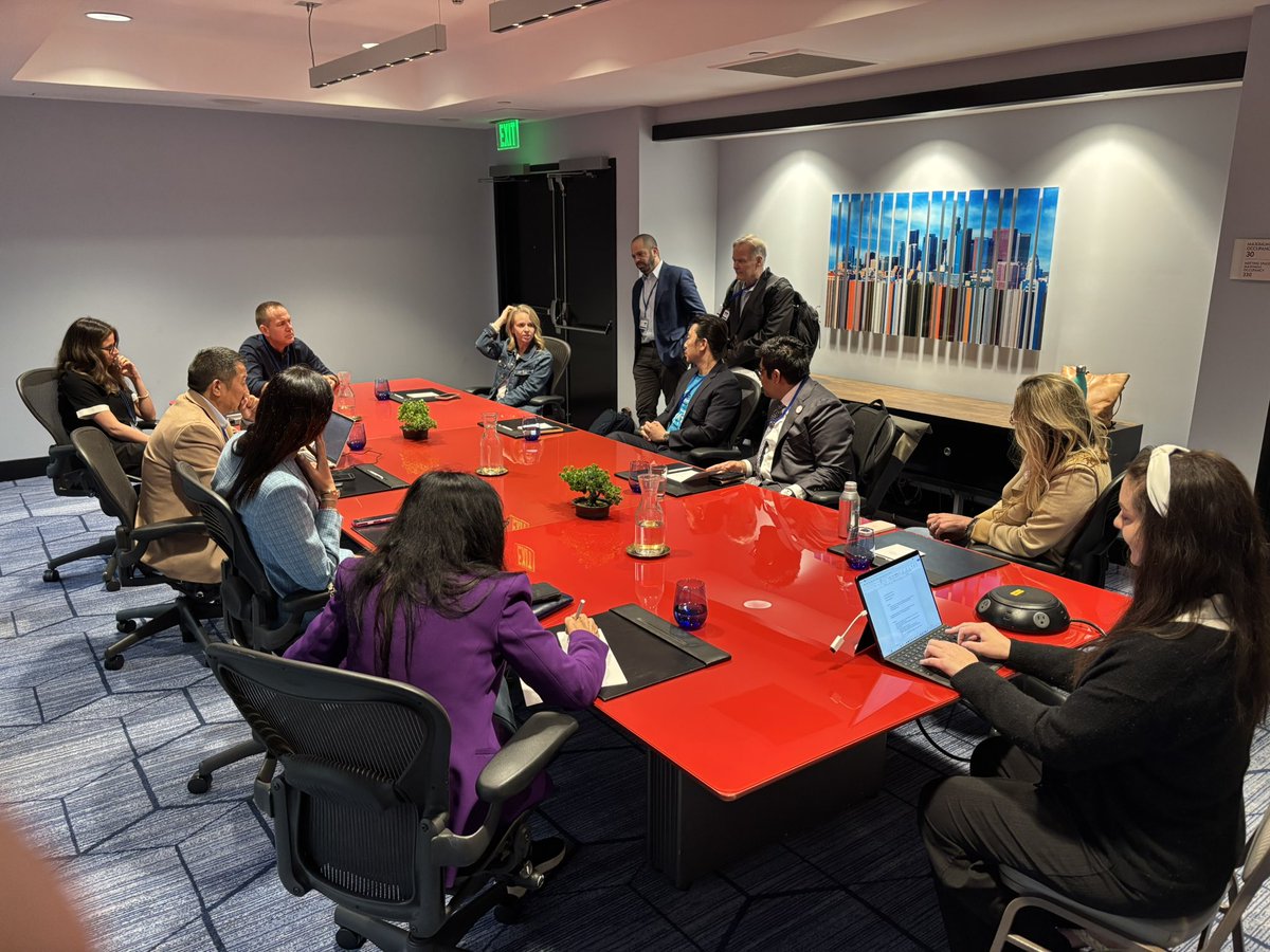 Brennan Spiegel, MD, MSHS (@brennanspiegel) on Twitter photo The editorial board of <a href="/JMedXR/">Journal of Medical Extended Reality</a> meeting at #vMed25 to discuss exciting plans to continue the amazing growth of our new journal, now a year old and growing quickly with the support of <a href="/theAMXRA/">American Medical Extended Reality Association</a>! The editorial board of <a href="/JMedXR/">Journal of Medical Extended Reality</a> meeting at #vMed25 to discuss exciting plans to continue the amazing growth of our new journal, now a year old and growing quickly with the support of <a href="/theAMXRA/">American Medical Extended Reality Association</a>!