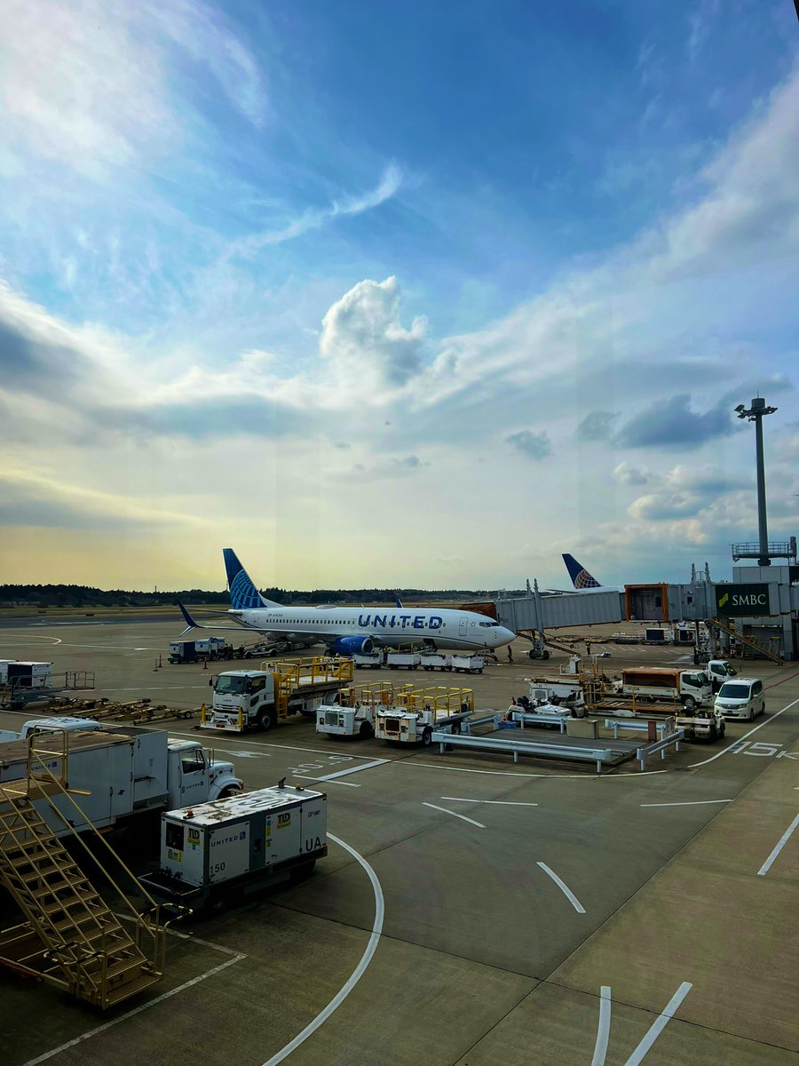 成田着✈️

なんだか今回すごくフライトが長く感じたなー

1年半ぶりの日本