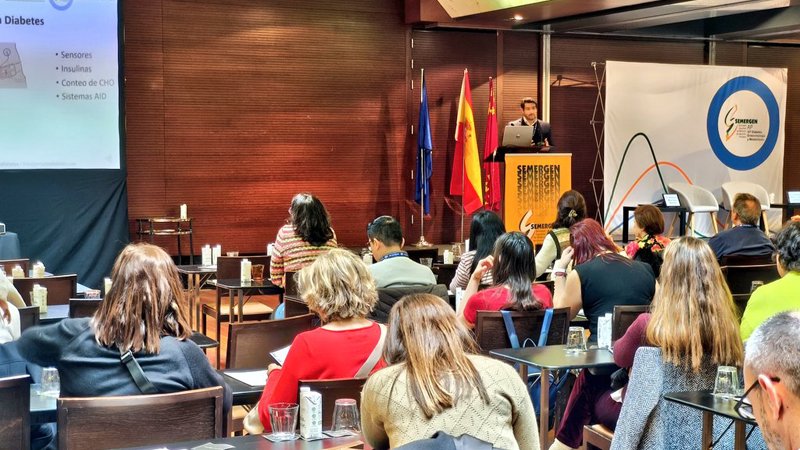 ITACA Institute (@itacaupv) on Twitter photo 🤔What´s the potential of #AI to enhance #diabetes management and treatment in primary care?
👨🏫Antonio Martínez, Deputy Director of ITACA, closed the 12th Diabetes Conference of <a href="/SEMERGENap/">SEMERGEN | Médicos de AP #YoPrefieroMFyC</a> with a lecture on its application and advantatges.
👉Details⤵️
📰 tinyurl.com/2d574nyd 🤔What´s the potential of #AI to enhance #diabetes management and treatment in primary care?
👨🏫Antonio Martínez, Deputy Director of ITACA, closed the 12th Diabetes Conference of <a href="/SEMERGENap/">SEMERGEN | Médicos de AP #YoPrefieroMFyC</a> with a lecture on its application and advantatges.
👉Details⤵️
📰 tinyurl.com/2d574nyd