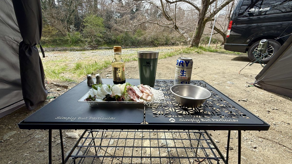 kenbo_camp's tweet image. 今日は埼玉県でソロキャンプ。
満開の桜を期待したのですが、まだ咲き始め！
先週の埼玉キャンプはウッドストーブを使用したのに今日は半袖Tシャツ1枚！
この気温差に体がついて行けない！
#ソロキャンプ #埼玉県 #comoriver