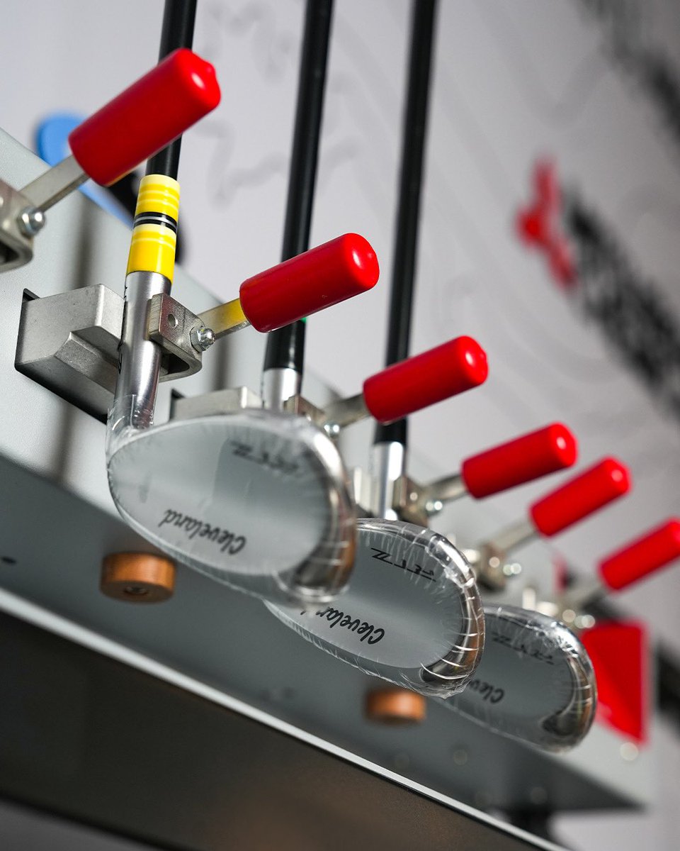 eGolfMegastore's tweet image. @Danmagee_golf just got his @ClevelandGolf RTZ wedges fitted with some killer colorful specs—grips, shafts, and ferrules—by our Master Fitter, David! 👌Swing by our Al Wasl branch for your next fitting. ⛳#eGolfMegastore #AlWasl #CustomFitting #ClevelandGolf #KBSShaft