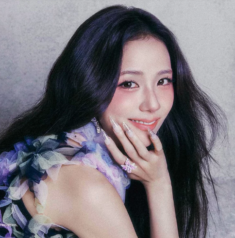 AboutMusicYT's tweet photo. Jisoo has donated 150 miilion won to the Korean Red Cross to support the forests damaged by the wildfire. https://t.co/HPImz7OvGP