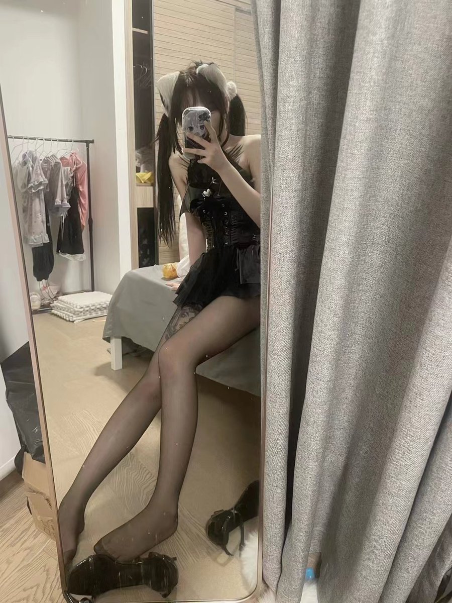 ocean3344520's tweet photo. 玩瓦天天就像路边一条被jett和蕾娜踢死 https://t.co/hS2HpdVjQy