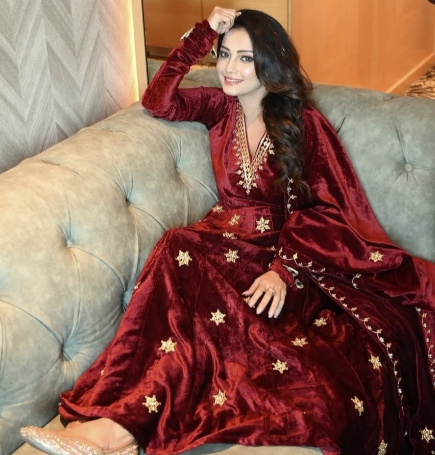 Adaa Khan fan ⚡❤️ tweet media