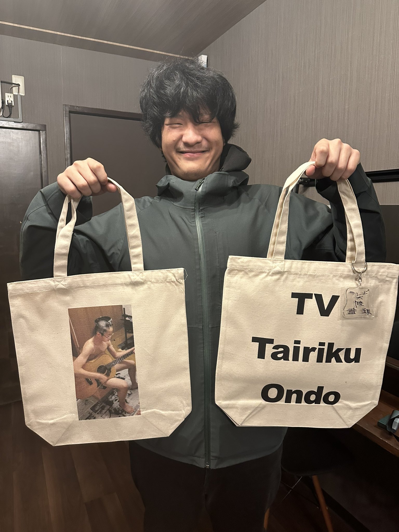 ブギ連 LP『懲役二秒』アクリルキーホルダー　　トートバッグ付き 懲役二秒【完全生産限定盤】・ﾌﾞｷﾞ連 | Sony Music Shop・CD