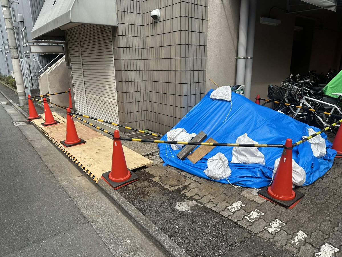 HEADPOWER_'s tweet photo. 3/30 ご来場の方へのご案内

会場があるビルの下水管緊急工事の影響により急遽、9:00~17:00の間ビル全館の排水・お手洗いの使用が不可となりました。

ご来場のお客様には大変ご不便、ご迷惑をおかけしすが、ご来場の際には駅や近隣のお店でお手洗いを済ませてからご来場をお願いいたします。続く↓ https://t.co/6I3hcBO3Pz