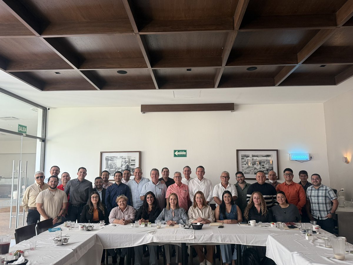SergioTorresSIN's tweet image. Reunión con parte de la estructura estatal y de Movimiento Ciudadano Culiacán, donde planteamos algunas ideas y trazamos algunos ejes por los que seguiremos trabajando para fortalecer aún más a nuestro movimiento.