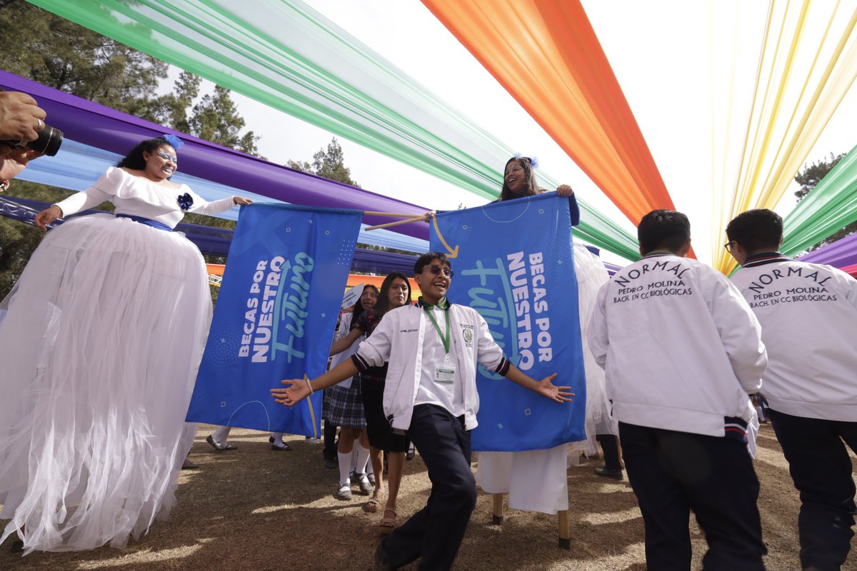 UNFPA Guatemala (@unfpaguatemala) on Twitter photo Hoy acompañamos el lanzamiento del programa de becas "Por Nuestro Futuro" <a href="/GuatemalaGob/">Gobierno Guatemala</a>, que ofrecerá a jóvenes acceso a formación técnica y profesional.🎓
Reconocemos esta iniciativa como una inversión clave en el desarrollo de las juventudes.✨
Aplica: becasnuestrofuturo.gob.gt Hoy acompañamos el lanzamiento del programa de becas "Por Nuestro Futuro" <a href="/GuatemalaGob/">Gobierno Guatemala</a>, que ofrecerá a jóvenes acceso a formación técnica y profesional.🎓
Reconocemos esta iniciativa como una inversión clave en el desarrollo de las juventudes.✨
Aplica: becasnuestrofuturo.gob.gt