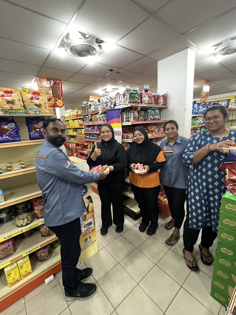 captaincvam's tweet photo. Sumbangan Juadah berbuka puasa - daripada Persatuan Kebajikan Kapten Vijayakanth Malaysia ke Balai Polis , 99speedmart, Jiggle’z Food dan Fithub.MY- Bandar Baru Klang. 27/03/2025@6.45pm
CVAM PRESIDENT 
K.KUMARADEVAN https://t.co/77YKzlhBLo