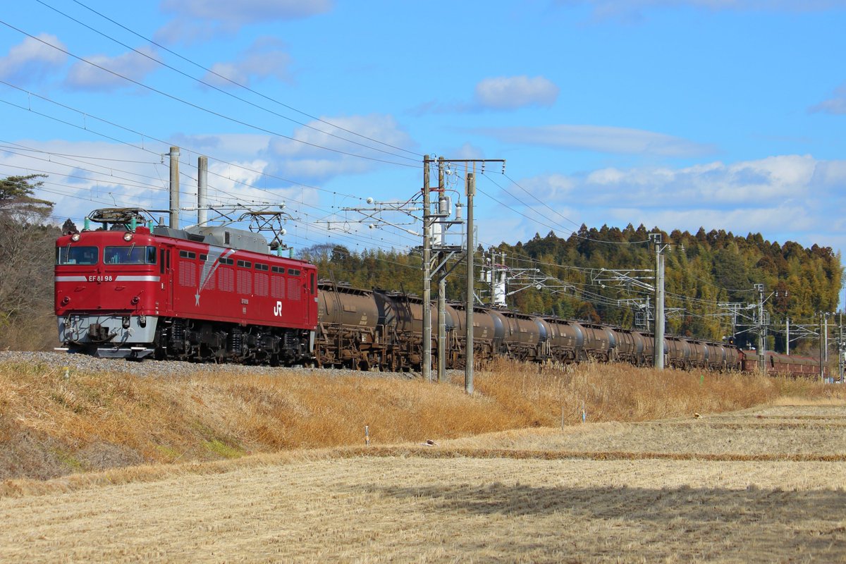 PhantomII81's tweet photo. 5388レ　安中貨物

2011/01/08
EF81 99+タキ12両+トキ6両
2011/01/06
EF81 95+タキ12両+トキ5両
2011/01/22
EF81 98+タキ12両+トキ6両
2010/12/19
EF81 81+タキ12両

EF81牽引時代は
カシオペア塗装機
レインボー塗装機
北斗星塗装機
毎回どの釜が担当するのか楽しみでしたね

#ありがとう安中貨物 https://t.co/3AX1AMAlRU