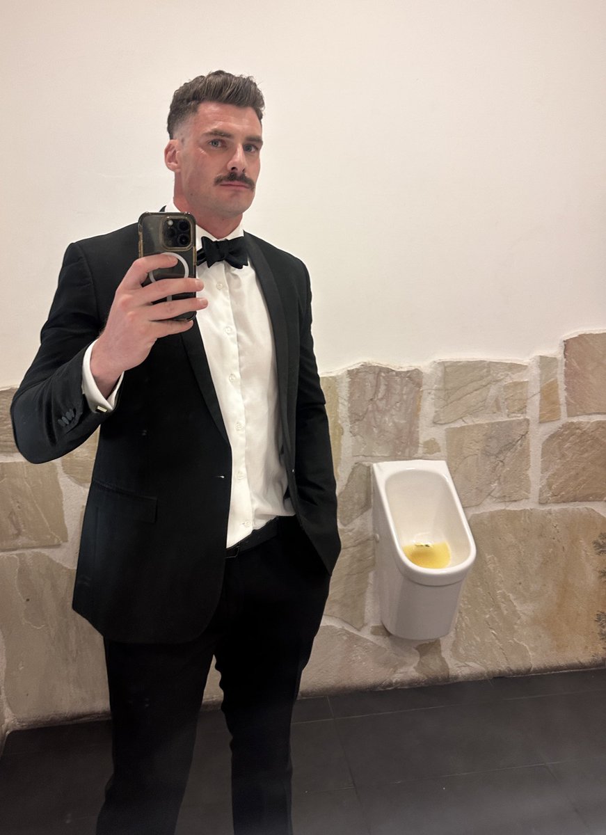 RealmRubber's tweet photo. Like it better when the urinals squirm and moan when you piss in them https://t.co/p7yk457hnI