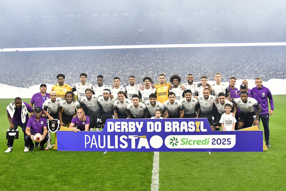 SofascoreBR's tweet image. 🔎 O @Corinthians é o campeão paulista de 2025! 🏆👏

⚔ 16 jogos
🚥 11V-4E-1D (!)
📊 77.1% aproveitamento (!)
⚽ 25 gols (!)
🚫 14 gols sofridos 
🥅 43 grandes chances (!)
👟 7.2 finalizações p/ marcar gol (!)
⚠ 17.0 finalizações p/ sofrer gol (!)