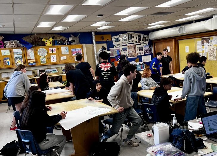 MustangsPHMS's tweet image. Our Mustangs practicing a World Cafe activity in Art- @AVID4College is everywhere! #PHMSMustangsPRIDE 💚🐎 @MtDiabloUSD