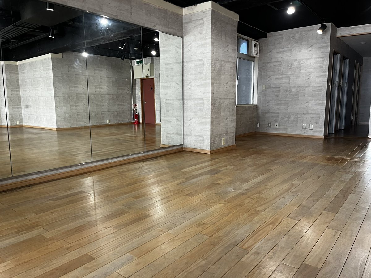 C-Base カードベース tweet media