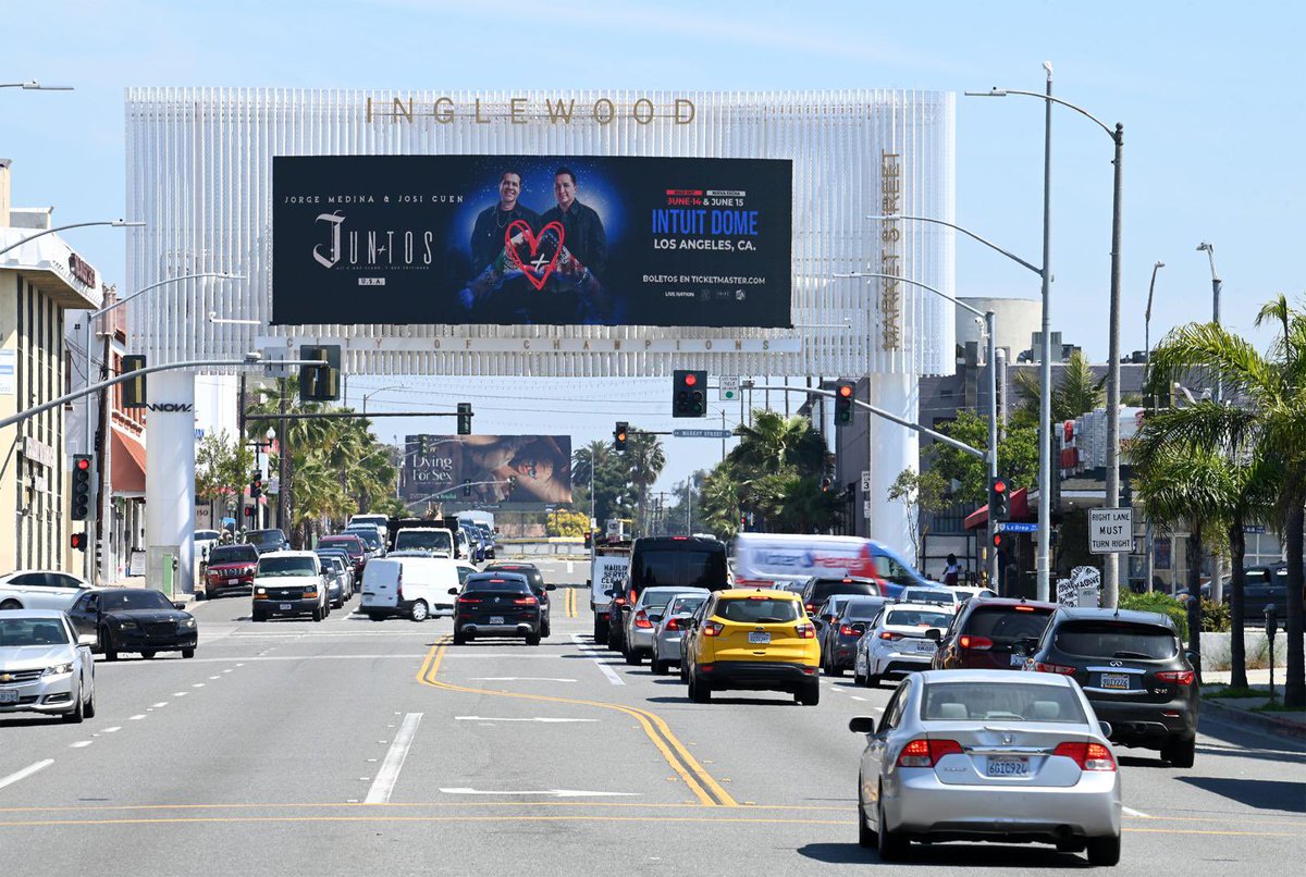 j_medina37's tweet photo. #JUNTOS estamos en todos lados.
#LabreaBlvd #Inglewood🫶🫶

@IntuitDome its #ComingSoon #14Jun  &amp; #15Jun por una no es suficiente en #LA entonces: DOS✌️ https://t.co/vrs3FbIOn2