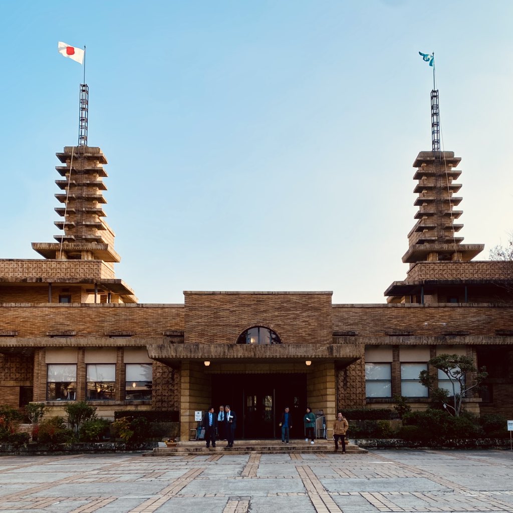 k_yasuko's tweet image. 武庫川女子大学建築学部主催の甲子園ホテル建築ツアーに参加。
こんな素晴らしい環境で授業を受けている学生たちが羨ましい。本学部の図書館も追随したいところ。特別でなく、日常使いで愛される建築。
mukogawa-u.ac.jp/~kkcampus/keng… 
#docomomo #docomomo_japan #日大生産工 #日大建築